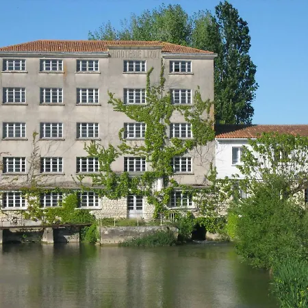 Minoterie De Vars Bed & Breakfast *